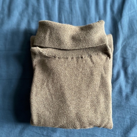 H&M Turtle Neck Sweater - Picture 3 of 4